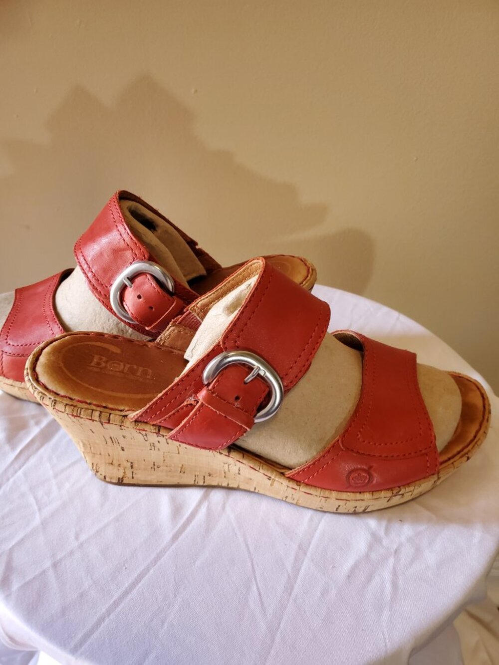Born red leather - Picture 3 of 5